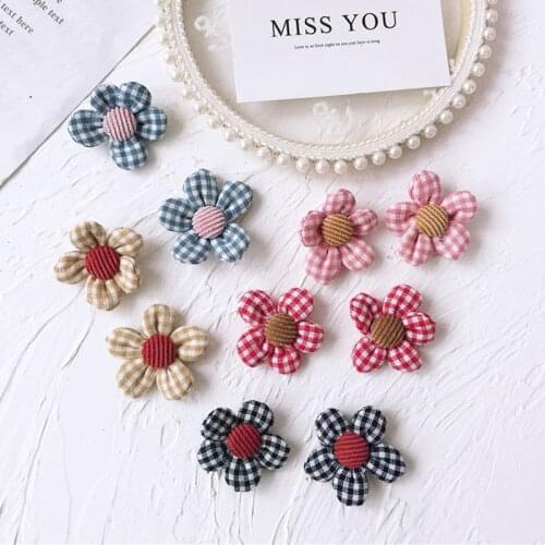 15pcs/lot 4.5cm DIY handmade fabric flower padded Appliques for DIY Hat Gloves Clothes Fabric Sewing Headwear Decor Patches