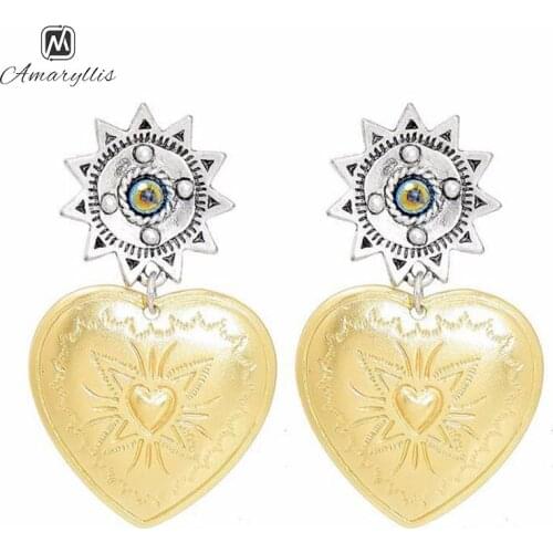Amaiyllis Vintage Pattern Heart Pendant Earrings For Women Elegant Metal Geo Dangel Earrings Chunky Alloy Statement Drop Earring