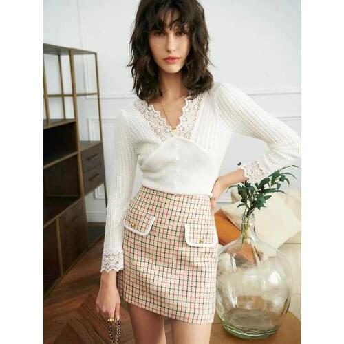 Women Pullover Long Sleeve Spring Autumn V-Neck Button Pearl Solid Lace Elegant High Street Chic Fashion NL