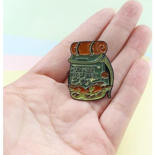 New Green Travel Backpack Brooch Troop Military Training Backpack Tent Enamel Pin Male and Female Denim Clothes Lapel Pendant