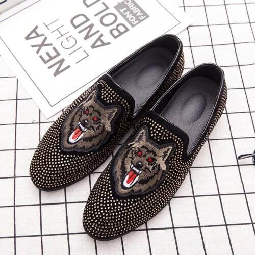 2019 New spring Loafers Men British Style Casual Peas Shoes Fashion Breathe Driving Shoes Light Sneaker trend Dress shoes
