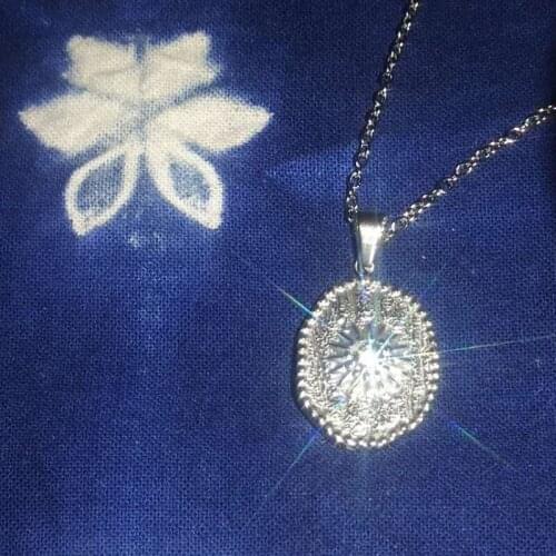 Autumn new product/1 pieces/oval inlaid zircon pendant stainless steel die-cast fashion glitter necklace, good luck