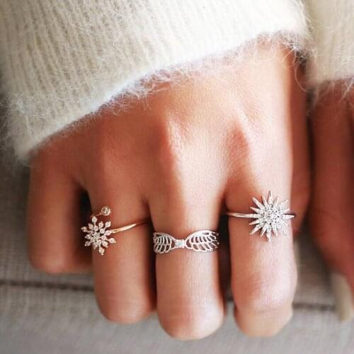 2021 Hot Sale Winter Snowflake Open Adjust Encircle Crystal Stone Ring Fashion For Women Micro Paved Zirconia Star Rings Jewelry