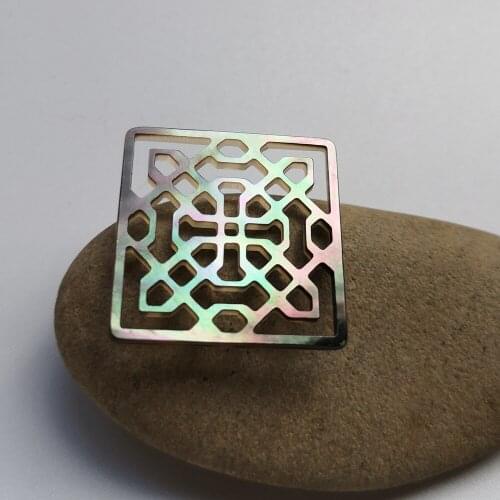 50pcs/lot 25mm Natural Hollow Square Mother of Pearl shell for DIY Jewelry Hollow Square Flower cut MOP Pearl shell Beads