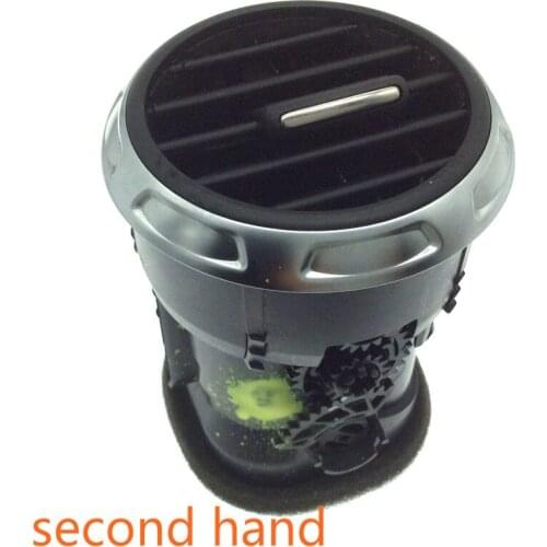 Original used second hand for 2006-15 AUDI TT TTS instrument panel A/C air conditioning outlet cluster