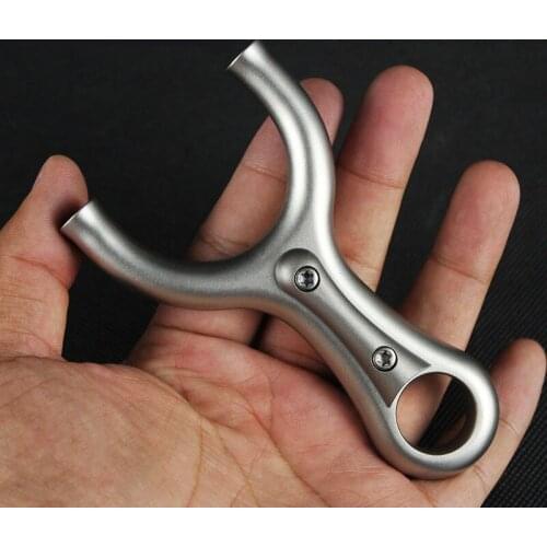 New Stainless Steel Slingshot Flat Skin Catapult Is Easy to Carry Outdoor Hunting Slingshot With Patch Kids Games Toys