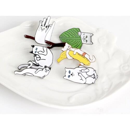 7 Style Funny Cat Middle Finger Enamel Pin Women Brooch Metal Badges Lapel Pins Backpack Hat Jewelry Mens Fashion Accessories