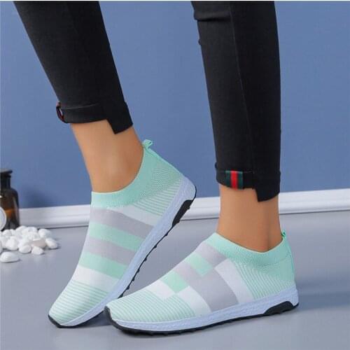 Classic Womens Shoes New Fashion Couples Large Size Fly Netting Surface Sneaker Men Women Breathable Casual Shoes for Women 43