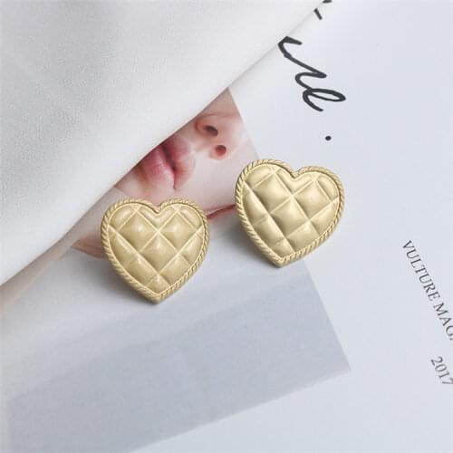 Matte Golden Grid Heart Earring for women Metal Korean Cute Stud Earrings Statement Wedding Party Fashion Jewelry Wholesale Gift