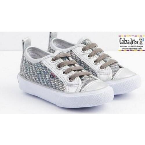 Glitter childrens shoes in silver, by Conguitos bear