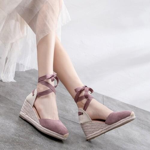 2021 sandals and wedges are suitable for ladies with closed toe wedges