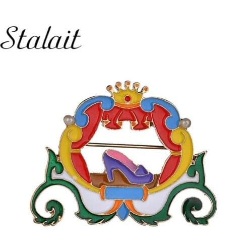 Color Christmas Tree House Brooch Fairy Tale Cinderella Pumpkin Car Cartoon Anime Badge Funny Halloween Brooch Pins Accessories