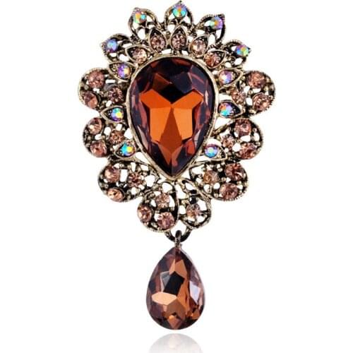 Luxury Crystal Brooch Pins Fashion Womens Korean College Style Shirt Dress Accessories Business Banquet Jewelry Bow Tie