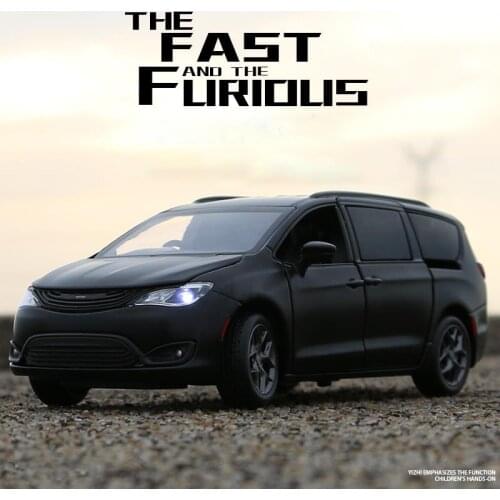 1:32 Chrysler Pacifica Van MVP Alloy Car Model Diecast Toy Vehicle High Simitation Cars Toys For Children Kids Xmas Gifts