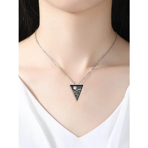 New Retro Womens Moon Deep Forest Pendant Necklace Round Stone Inlaid Triangle Pendant Accessories Party Jewelry
