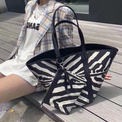 2019 New Fashion Striped Shoulder Bag Large Capacity Casual Totes Zebra Print Handbags Women Purse and Handbags