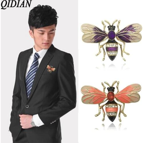 QIDIAN Europe America Hot Selll Exquisite Fashion Rhinestone Animal Brooch Jewelry Male Female Coat Clothing Accessories Gift