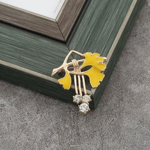 Inlaid with drop glaze women autumn winter new sweater cardigan coat windbreaker fashion versatile Brooch