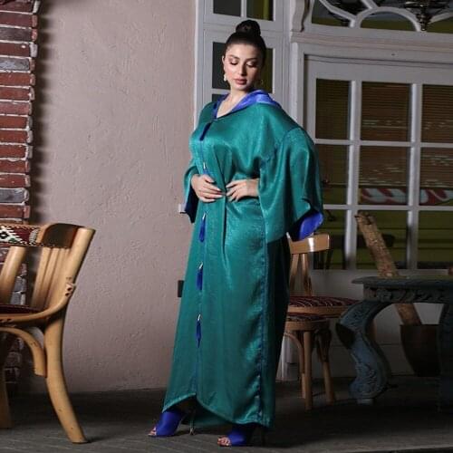 2021 NEW Women Muslim Hijab Fashion Hooded Tassel Dresses Flannel Abaya Kimono Luxury Dubai Turkish Kaftan Boubou Islamic Robe