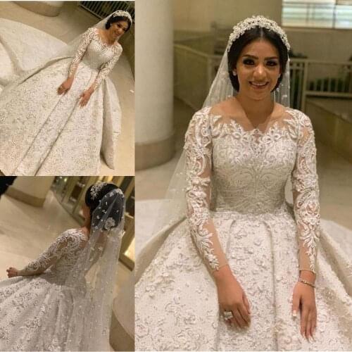 Luxury Appliques Ball Gown Wedding Dresses Plus Size Court Train Beads Vintage Bridal Wedding Gowns with Matching Veil abiti da