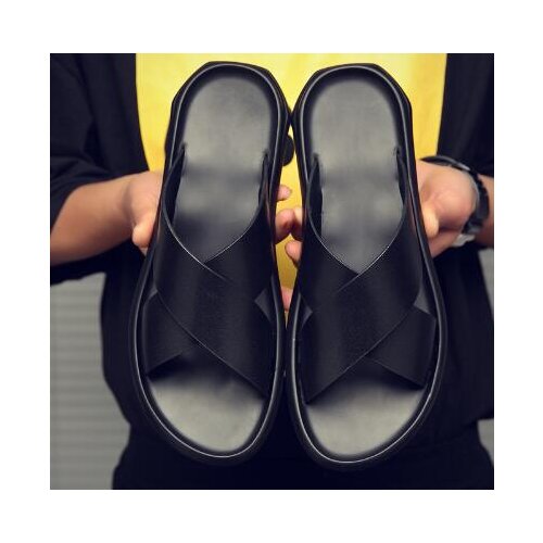 Men Shoes Fashion Beach Slippers Flat Leather Shoes Men Summer Slippers Black Slippers Flat bottom leisure comfort