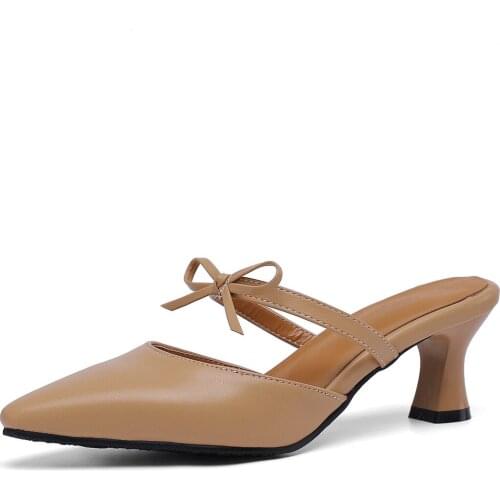 Spring and summer of 2019 the new style with the size of the code in the small square head bows 28-46 baotou sandals