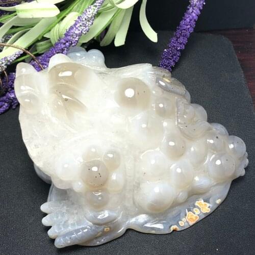 Rare natural agate crystal carving coin wealth toad gold spittoon statue