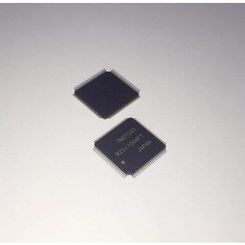 2pcs R2S11004FT R2S11004 Package QFP Brand New Original