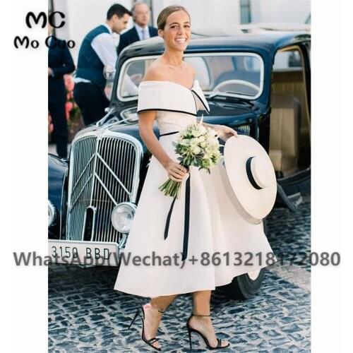 2021 Beautiful white off the shoulder bridesmaid dresses satin black edge Zipper Back Short Sleeves bridesmaid dress