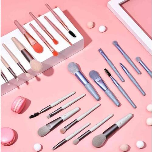 7Pcs/Set Beauty Makeup Brushes Powder Foundation Eyeshadow Eyeliner Eyelash Eyebrow Brush 3 Colors Natural Makeup Brush Set