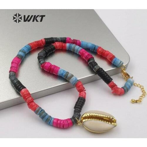 WT-N1160 Cowrie Shell Necklace Multi Color stones Beaded Necklace Cowry Shell Pendant Necklace Sea Shell Jewelry