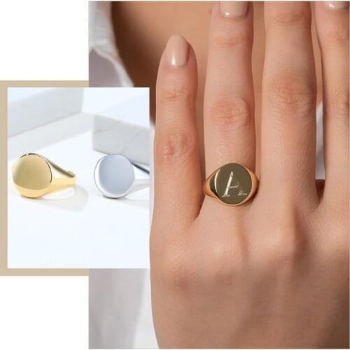 Minimalist Initial Women Rings Custimized Roud Top Signet Band Glossy Stainless Steel Punk Candid Street Lady Jewelry