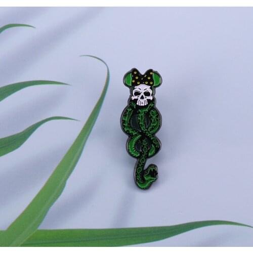 Death Eater dark mark brooch magic collection