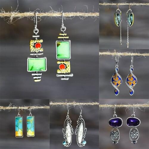 Trendy Novelty Geometric Green Stone Earrings Funny Two Tone Musical Symbol Instrument Hanging Dangle Earrings For Women Z3D322