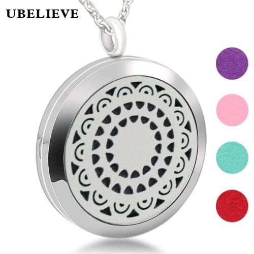 Hollow Locket Essential Oil Diffuser Locket Necklace 30MM Hollow Magnet Aromatherapy Pendant With Pads Drop Shipping