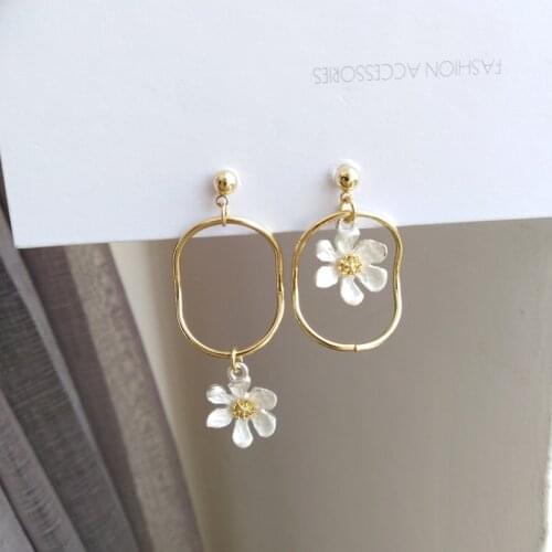 Mihan S925 needle New Asymmetrical Flower Earrings 2021 New Desing Spring Style Geometric Metal Drop Earrings For Girl Gifts