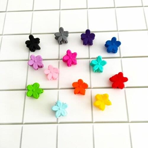 20 Pcs/Pack Girls Cute Colorful Flower Star Hair Claws Kids Sweet Hairpins Hair Clips Fashion Hair Accessories(Color in Random))