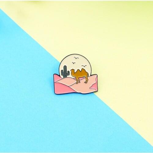 Cartoon Desert Camel Enamel Brooch Creative Personality Design Alloy Badge Collar Backpack Accessories Jewelry Gifts for friends