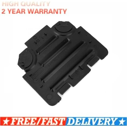 Access cover trim for left front fender lining 51717143849 for BMW E82 E88 E90 E91 135i 325i