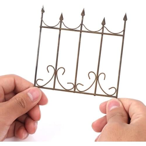 Miniature Garden Rustic Gate Fence Fairy Garden Rusty Tin Picket Fence Rusted Metal Craft Ornaments Decoration Accessories