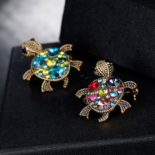 Adorable Tortoise Crystal Brooch Turtle Rhinestone Pin Classic Animal Design