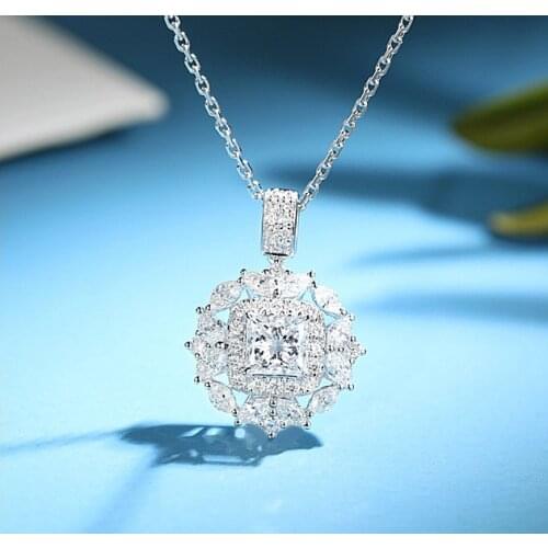 Luxury Female Necklace Cute Snowflake Zircon Pendant Necklace with Clavicle Chain Wedding Necklaces for Women Charm Necklace