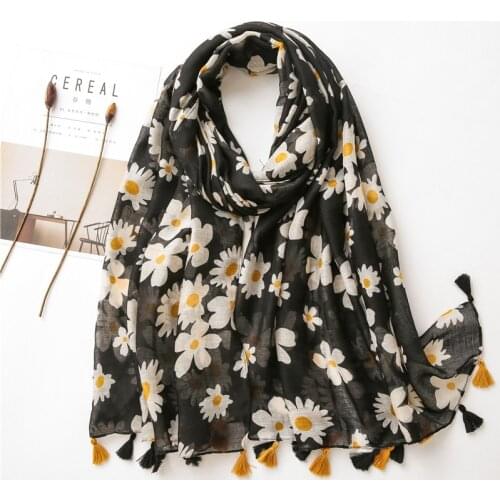 2020 Women Spain Fashion Black Daisy Floral Tassel Viscose Shawl Scarf Print Wrap Headband Bufandas Muslim Hijab Sjaal 180*90Cm