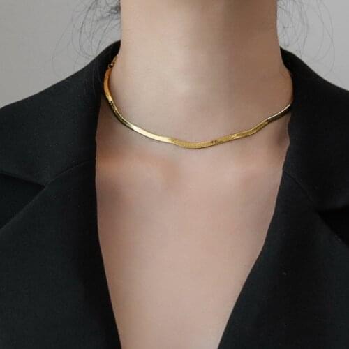 Ramos Chokers On The Neck