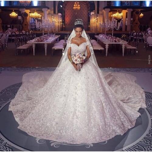 Luxury Beading Ball Gown Wedding Dress with Veil Long Sleeves Off Shoulder Bridal Gowns Lace Appliqued vestidos