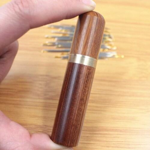 Sandalwood Needle Storage Bottle Mini Store Needle Case Portable Hussif Wooden Wokbox Pins Container Sewing Tools For Needle