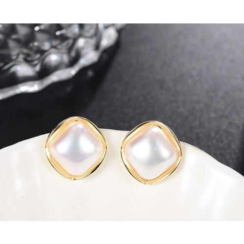 Dorado New Minimalism Gold Color Metal Romantic Simulated Pearl Stud Earrings Set Women Fashion Statement Birthday Party Gift