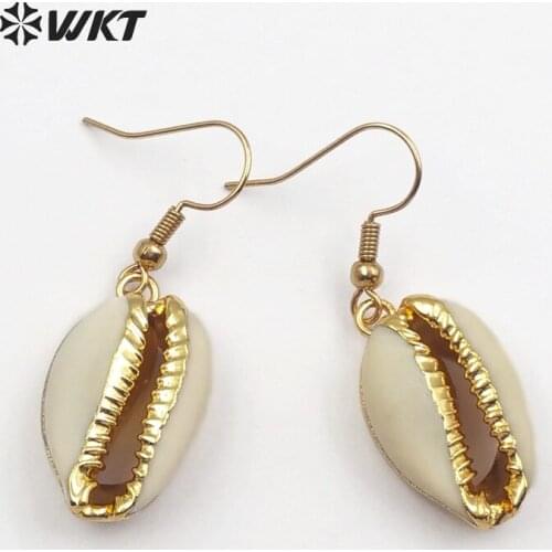 WT-E163 New original design earrings natural cowrie shell with gold dipped white shell earrings wholesale for women elegant gift