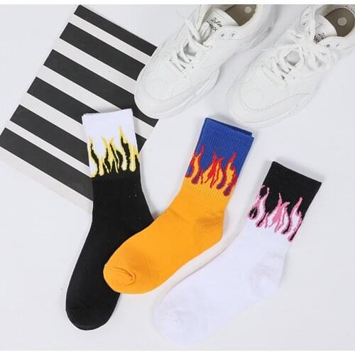1pair Men Black White Yellow Flame Socks Women Red Blaze Power Torch Hot Fashion Hip Hop Harajuku Street Skateboard Cotton Socks