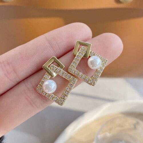 New Fashion Brand Jewelry Elegant Crystal Geometric Stud Earrings for Women Simple Style Gift Pierced Square Zirconia Earrings